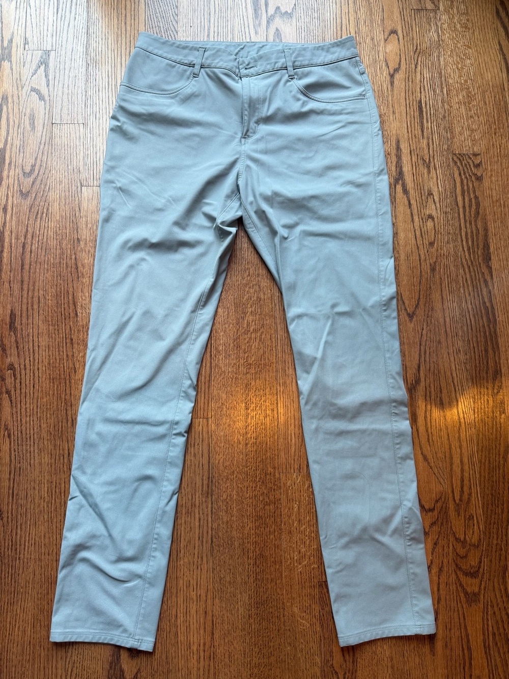 Vuori Men's Steel Gray Meta Pant 32x32 Like New!
